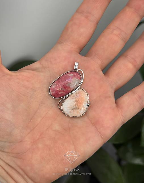 Strieborný 925/1000 prívesok s thulitom a skolecitom ZVÝHODNENÁ CENA