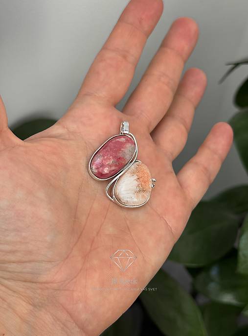 Strieborný 925/1000 prívesok s thulitom a skolecitom ZVÝHODNENÁ CENA