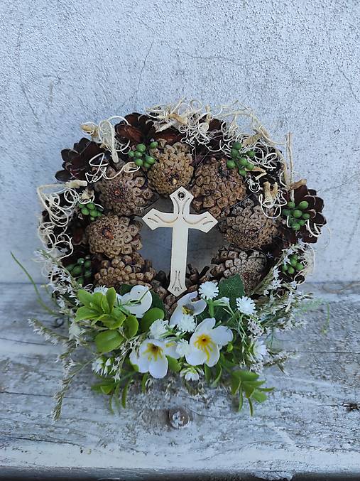 Dekorácie - Šiškový venček na Dušičky, dekorácia na hrob prírodná. - 18311522_