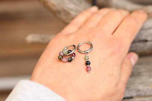 Asymetrické náušnice turmalín