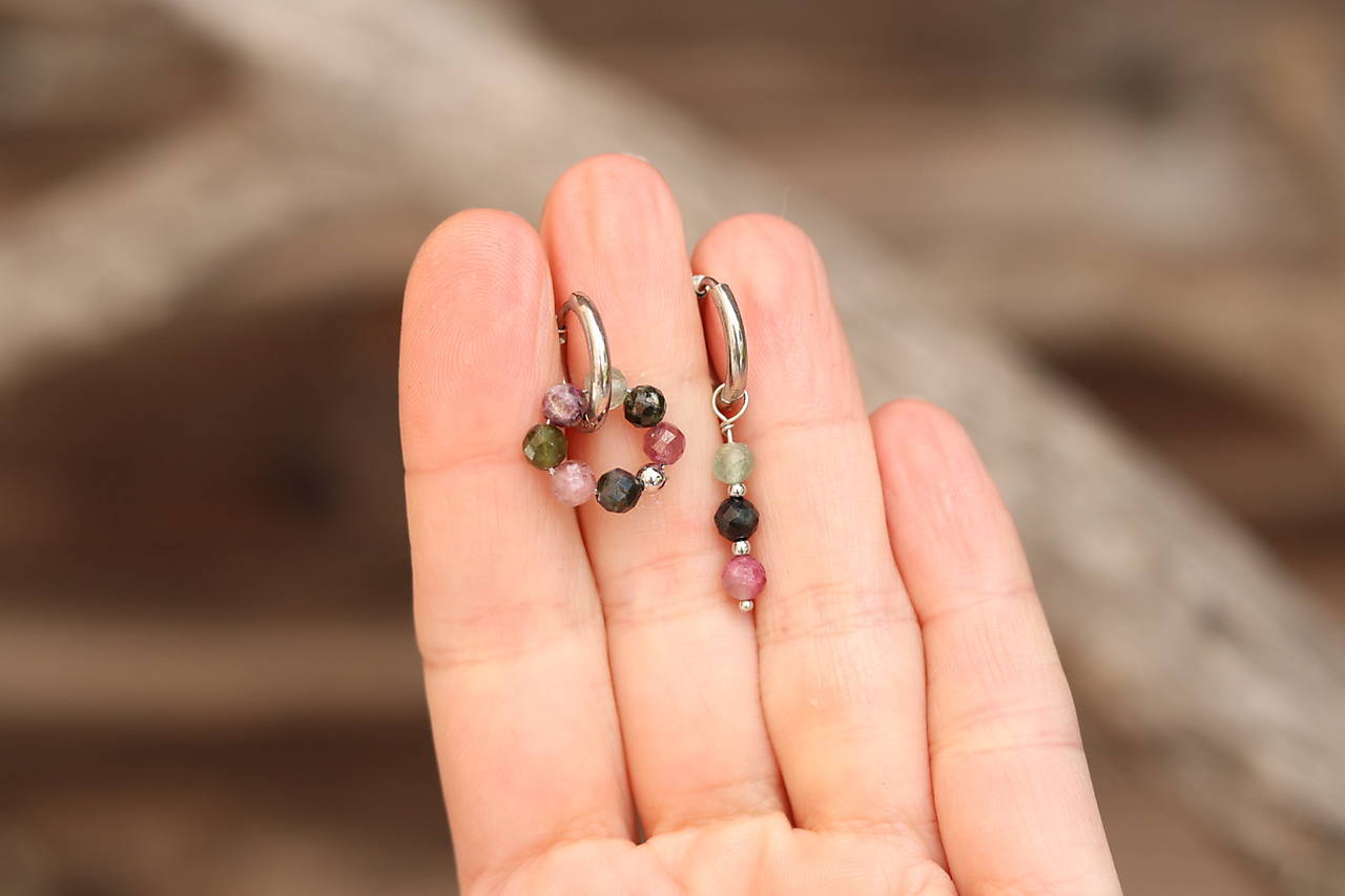 Asymetrické náušnice turmalín