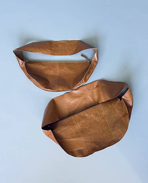 Veľké tašky - Arc Sling Amber Maxi kožená kabelka - 18315163_