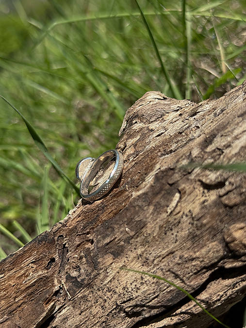 Strieborný 925/1000 prsteň s krištáľom, veľkosť 56