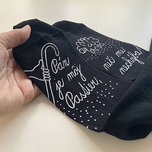 Motivačné maľované ponožky s nápisom: "Pán je môj pastier!" (Čierne písaným písmom)