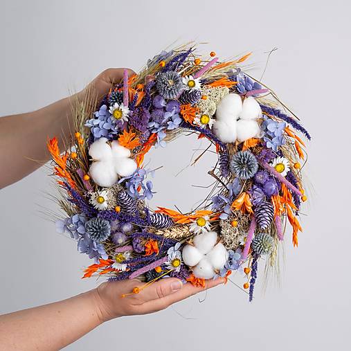 prírodný veniec na dvere zo sušených kvetov | pestrý fialový handmade