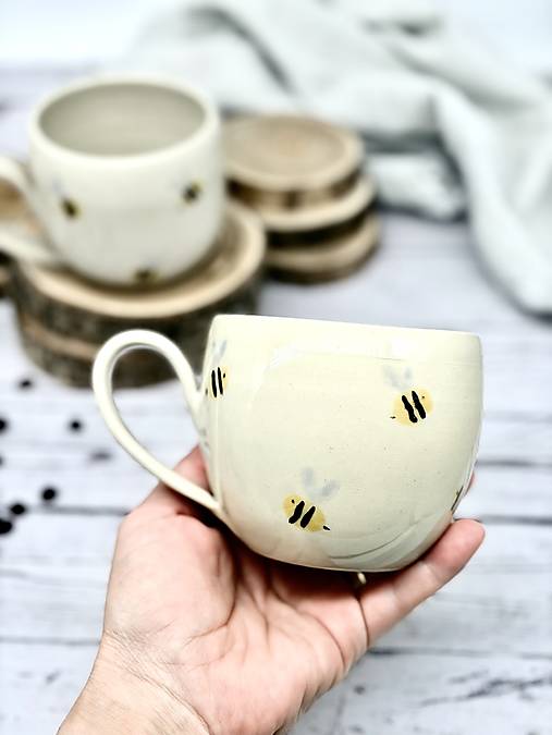 Bee - šálka na čaj (400ml, s uškom)