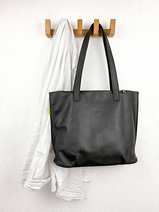 Kabelky - Gaia I. - kožená tote bag kabelka na zips (Čierna maté) - 18325174_