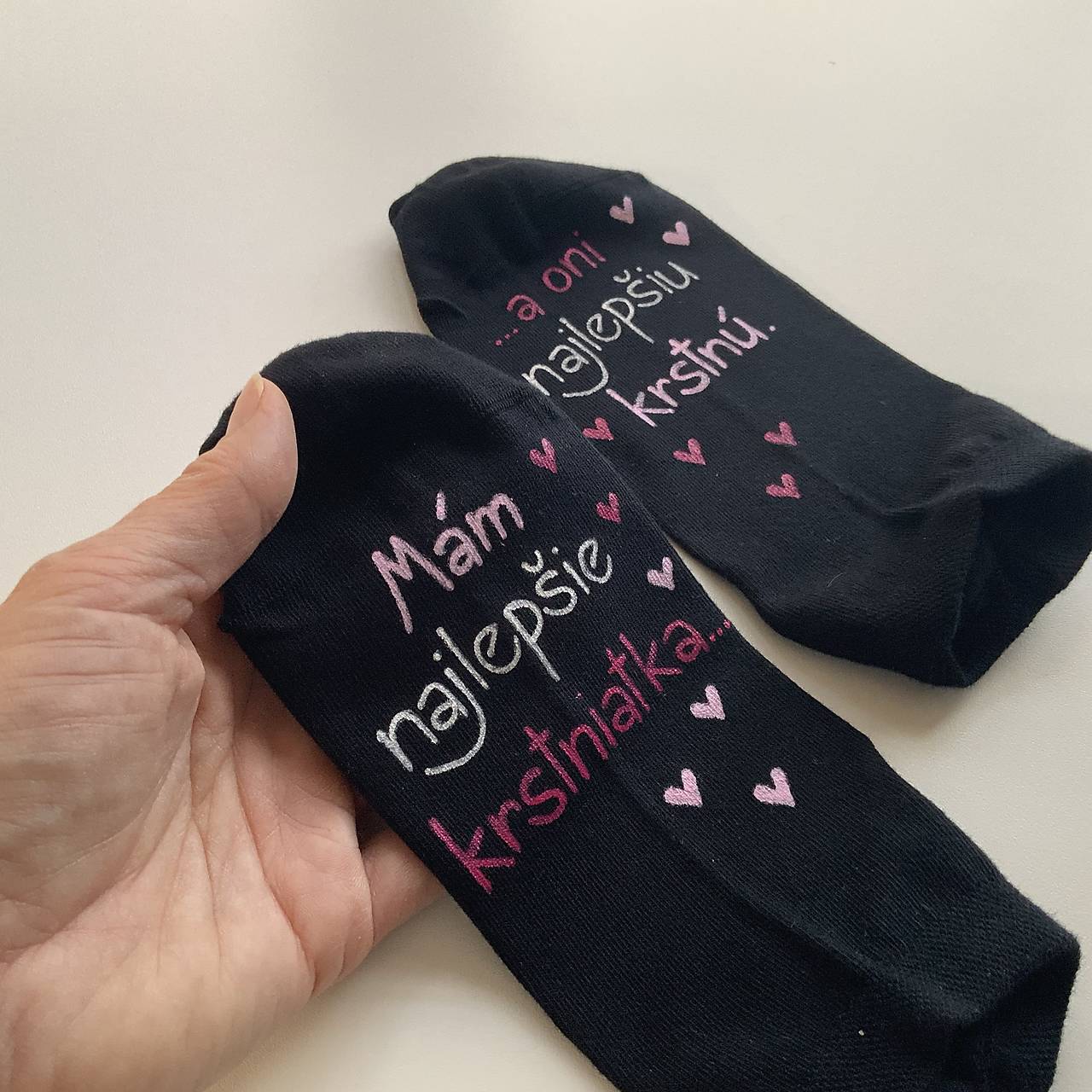 Maľované ponožky pre najlepšiu KRSTNÚ (čierne členkové)