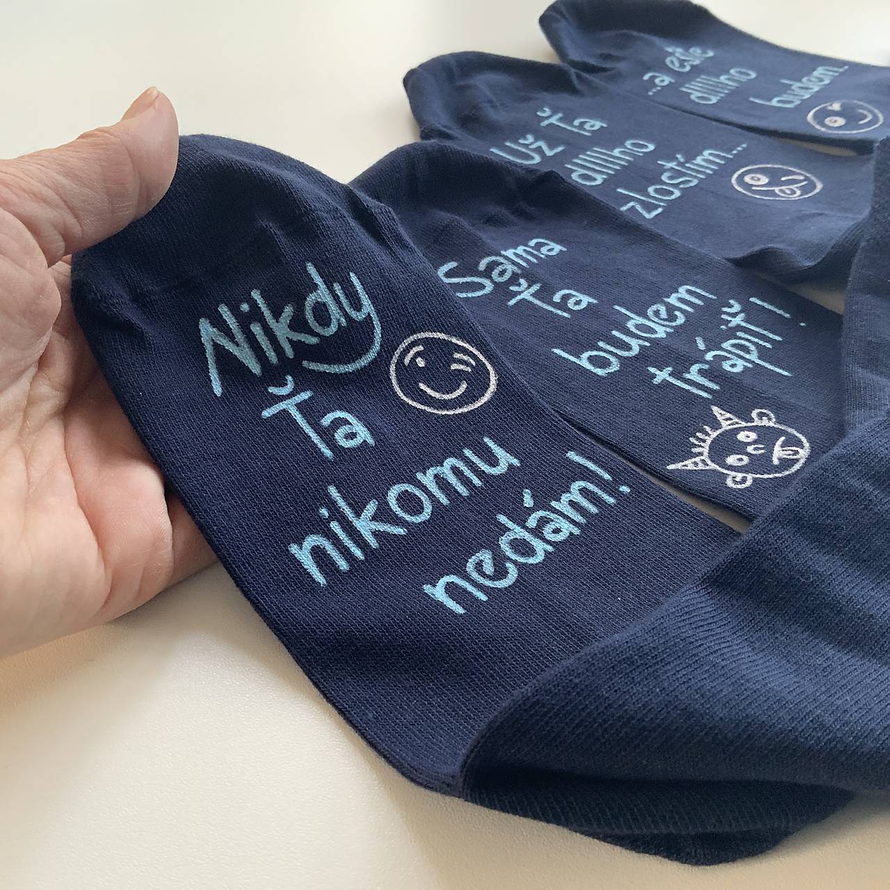 Maľované zamilované ponožky / k výročiu