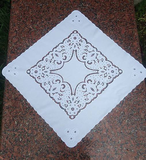 Úžitkový textil - Ručne vyšívaná dečka richelieu R31 štvorec 85x85cm - 18328336_