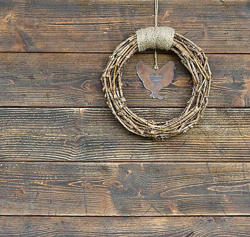 Dekorácie - veniec z viniča 21 cm, so sliepočkou - 18336901_