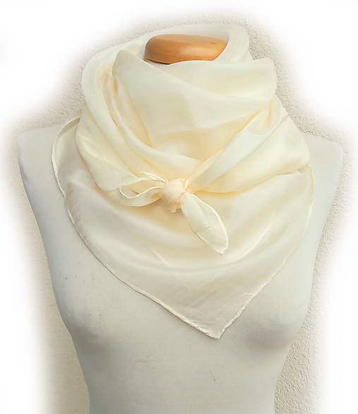 Šatky -  "creme"  hodvábná šatka  90x90 cm skladom - 18338478_