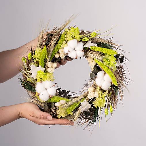Zelený prírodný veniec na dvere zo sušených kvetov | moderný handmade veniec