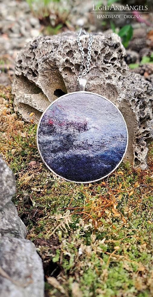 Náhrdelníky - Arttexový prívesok "V mesačnej krajine" - veľ.XL - na objednávku - 18348724_
