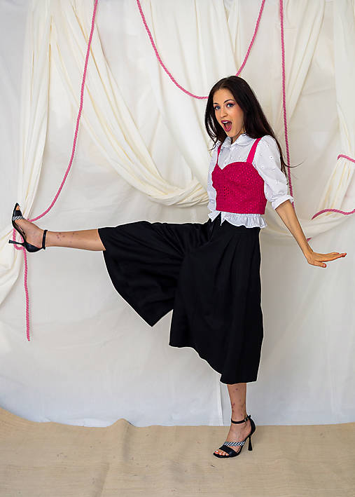 Čierne culottes so záhybmi  (Čierne vlna-kašmír)