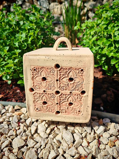 Dekorácie - Keramický domček pre včely samotárky Ornament – luxusný hmyzí hotel - 18354145_