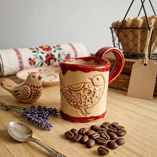 Nádoby - Keramická šálka na espresso s motívom vtáčika „Folklórne ráno“ - 18354473_