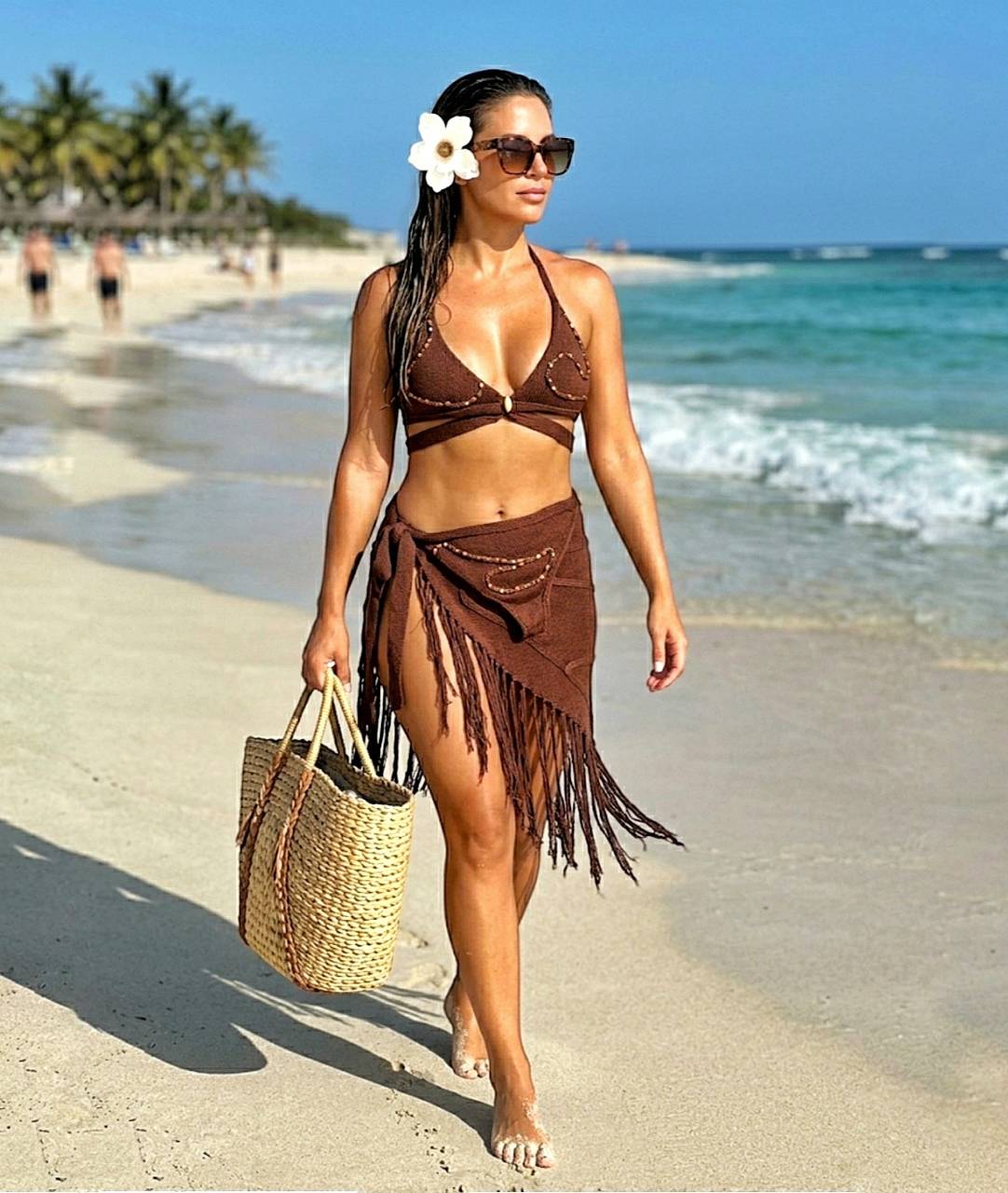 Brown beach  look 1