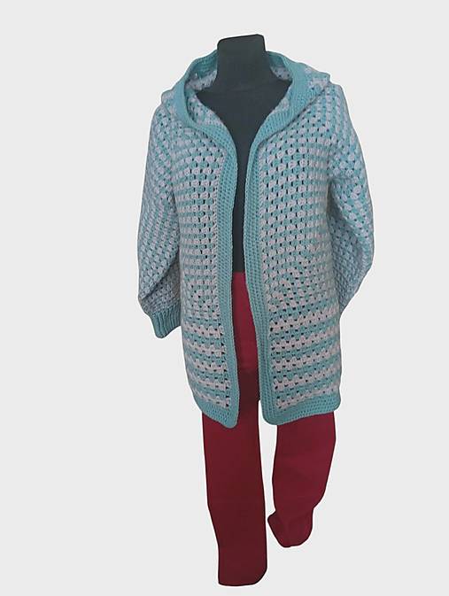 🧶💙 Ručne háčkovaný kardigán – originálny handmade kúsok 💙🧶
