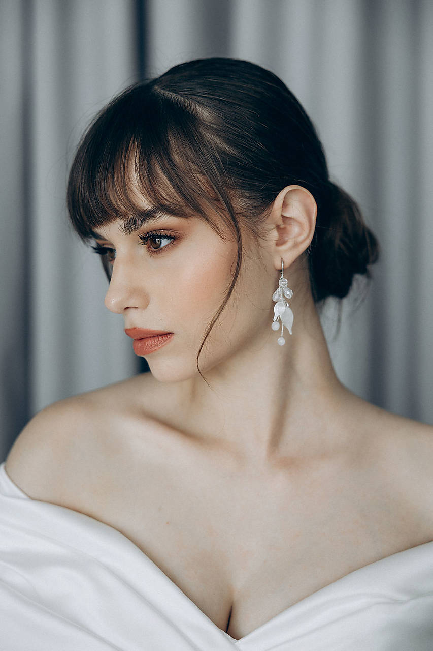 Náušnice Amélia s lístkami a Swarovski  (Bielo-strieborné s krištálikmi)