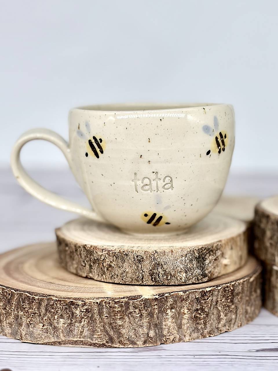 Dotty Bee - šálka cappuccino tata (200ml, s uškom)