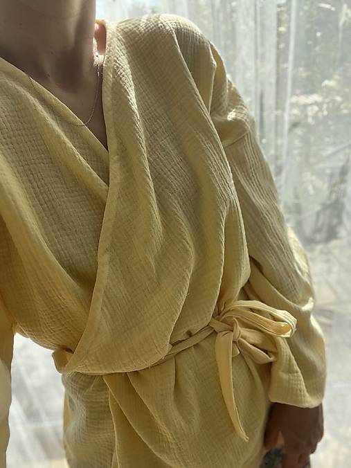 Kimoná - Dámske zavinovacie kimono - 18371345_