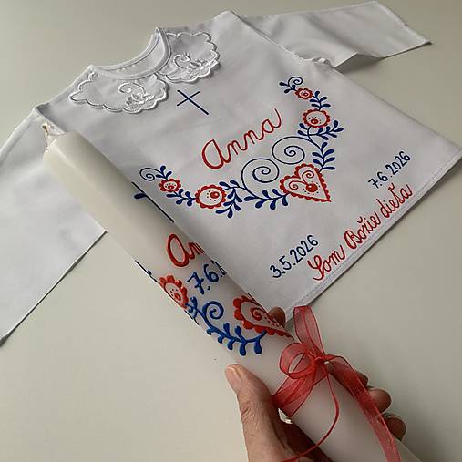 Krstná košieľka a svieca na krst maľovaná ľudovoladená (Červeno modrá kombinacia s krížikom (sada košieľka + svieca))