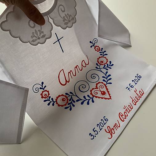 Krstná košieľka a svieca na krst maľovaná ľudovoladená (Červeno modrá kombinacia s krížikom (sada košieľka + svieca))