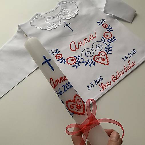 Krstná košieľka a svieca na krst maľovaná ľudovoladená (Červeno modrá kombinacia s krížikom (sada košieľka + svieca))