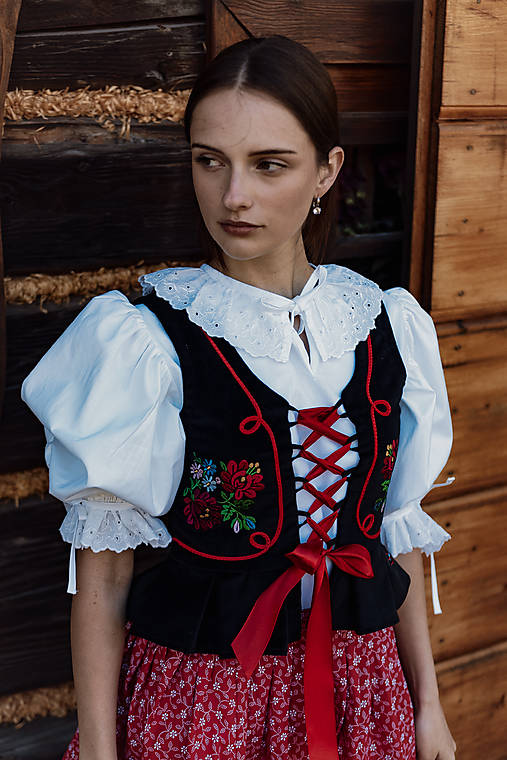 Vesty - Folklórny vyšívaný zamatový lajblík Eva - 18379817_