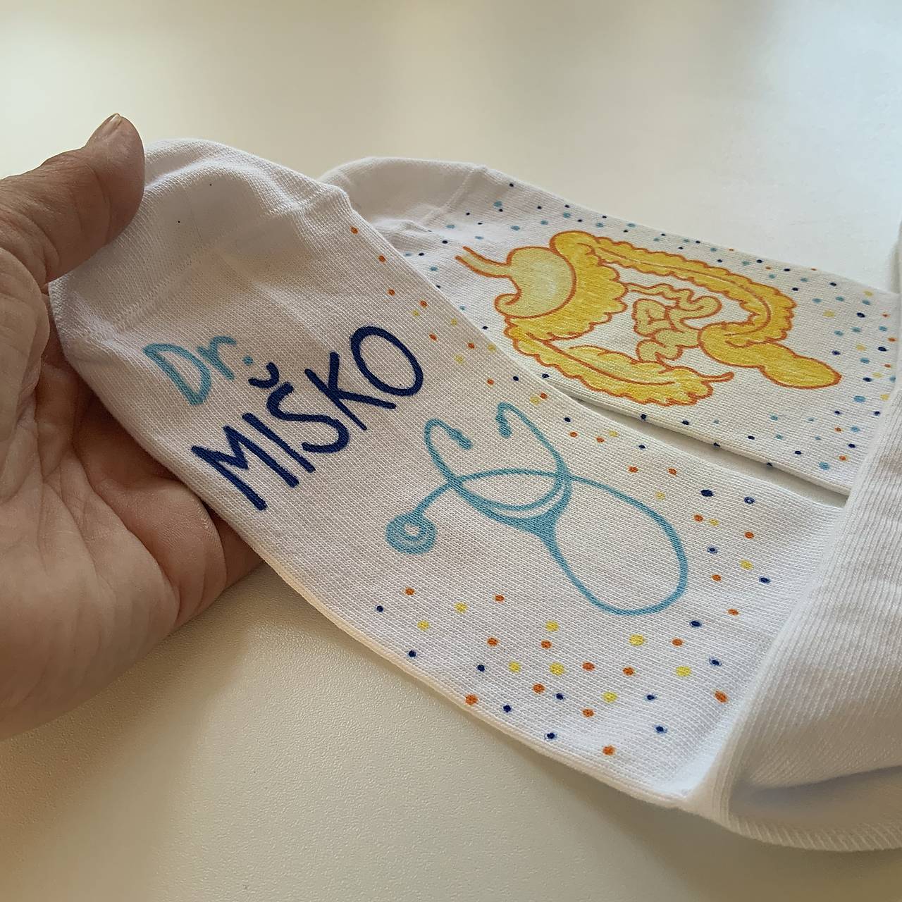 Maľované ponožky pre lekára na želanie