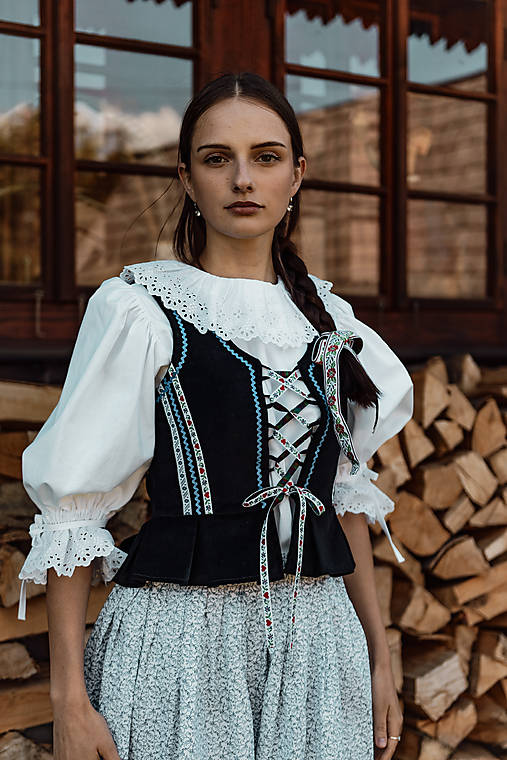 Vesty - Folklórny zamatový lajblík Johana - 18380729_