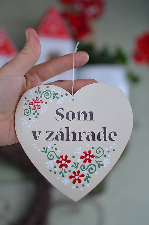 Dekorácie - Smotanové srdiečko Som v záhrade - 18383670_