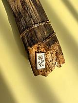 Náhrdelníky - Zlatý náhrdelník s kvetinovým medailónom - 18382397_
