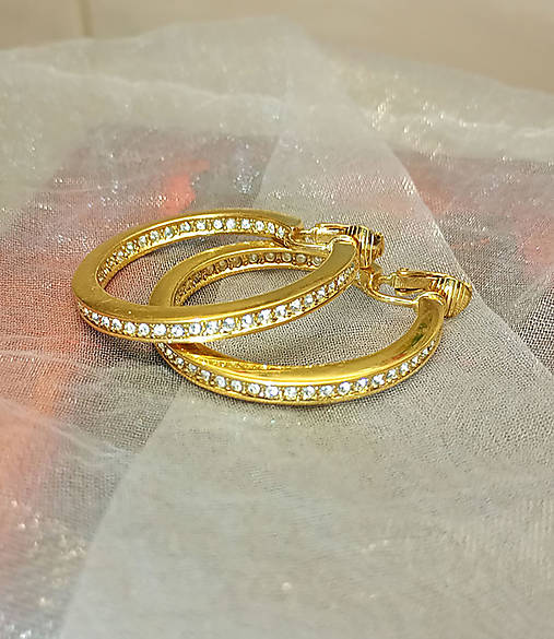 Náušnice - Luxusné vintage klipsne Christian Dior – Zlátené kruhy s kryštálmi, 1980s - 18387059_