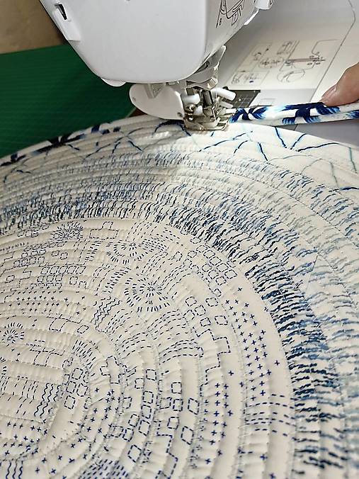 Okrúhly bavlnený koberec – InkPerfect Indigo Edition | ručne šitý koberec do obývačky