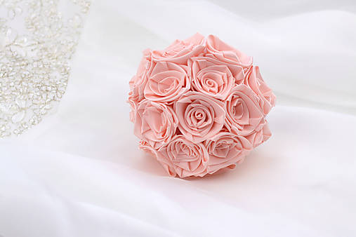 Kytice pre nevestu - Saténová kytica svadobná ružová ruže - 18395753_