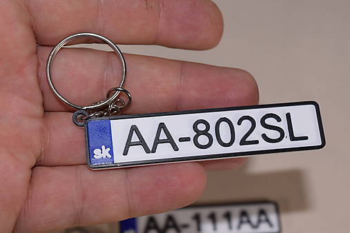 Kľúčenky - Personalizovaná kľúčenka ŠPZ s vlastným textom - 18402235_