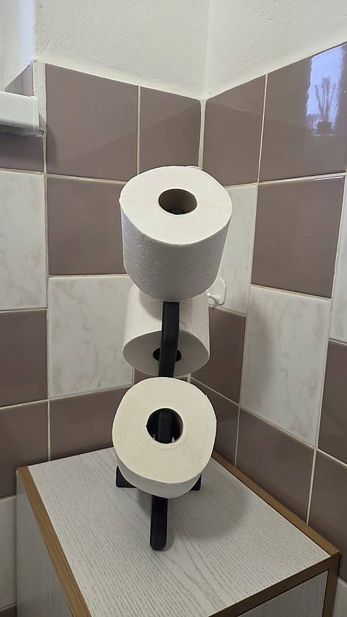 Dizajnový držiak na toaletný papier