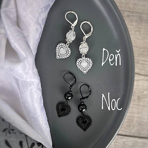 Náušnice - Čipkované srdiečka „Deň a Noc“ | Set 2 párov elegantných náušníc v bielej a čiernej farbe | Romantický šperk - 18406380_