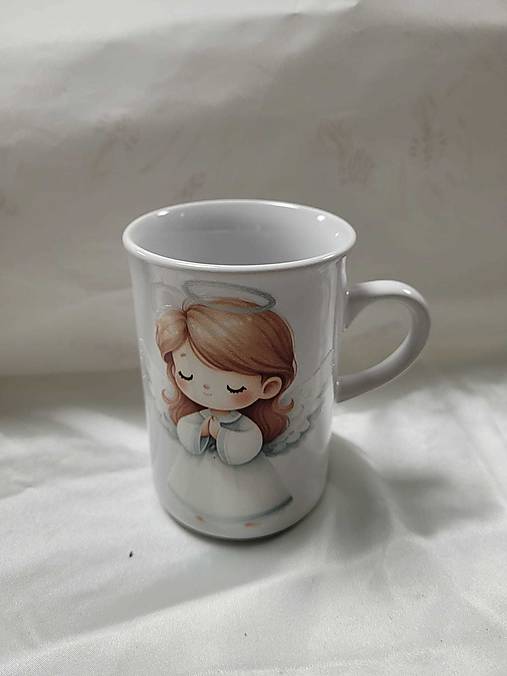 Porcelánový hrnček s anjelikom