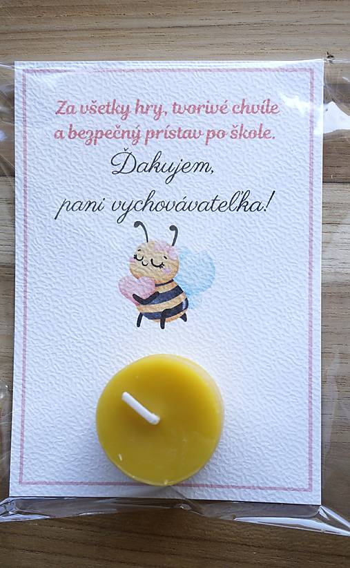 Darček pre pani učiteľku – Čajová sviečka zo včelieho vosku s venovaním (Pre pani vychovávateľku (ružový okraj))