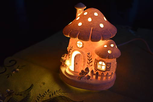 Svietidlá - Rozprávkový svietiaci domček – LED lampa do detskej izby - 18414196_