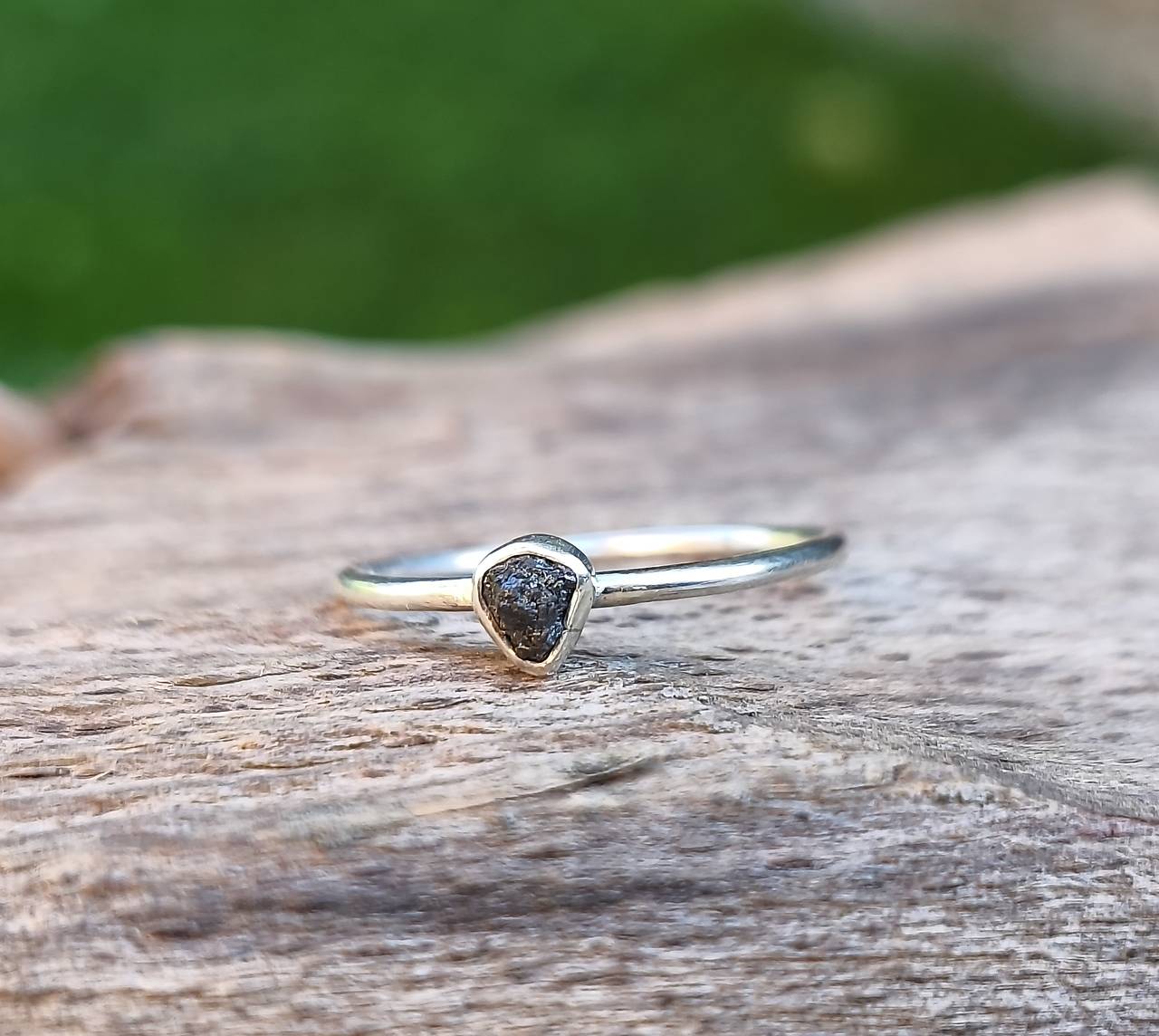 Strieborný Prsteň so surovým Diamantom