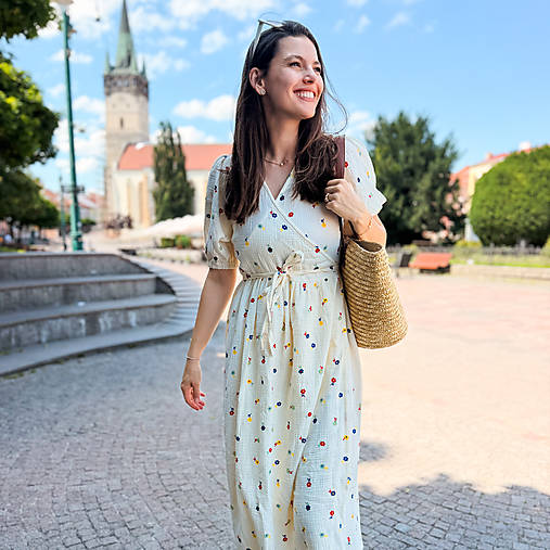 Šaty - Mušelínové zavinovacie šaty s puff rukávmi Flowers - 18429042_
