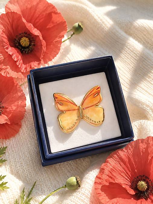 Brošne - Motýľ žltý - porcelánová elegantná brošňa - 18427539_