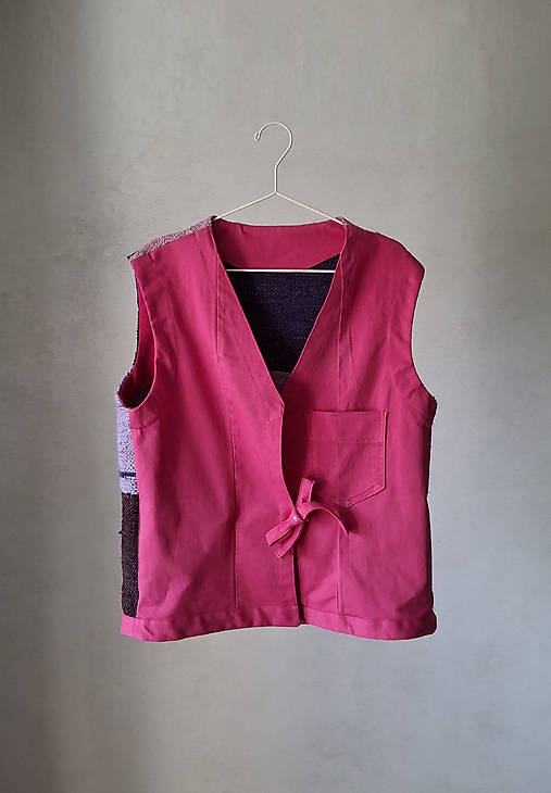 Vesty - Hybridná upcyklovaná vesta WOVENRAG – Magenta & Violet - 18429615_