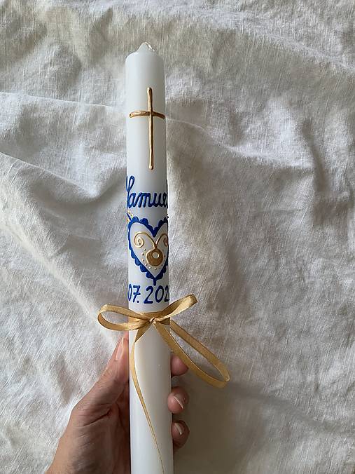Ručne maľovaná krstná svieca s personalizáciou – 35 cm, biely vosk modrozlatá