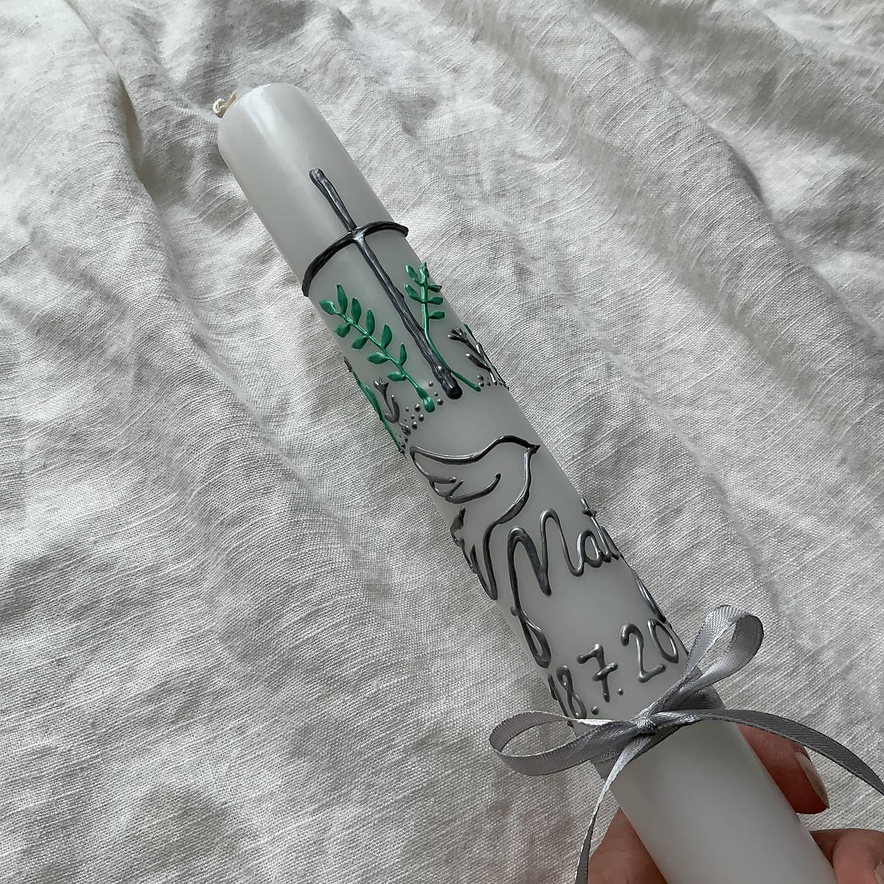 Ručne maľovaná krstná svieca s personalizáciou – 35 cm, biely vosk