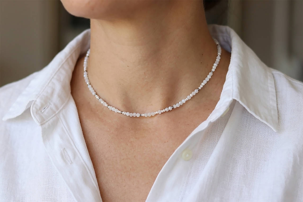 Náhrdelník choker mesačný kameň, perly